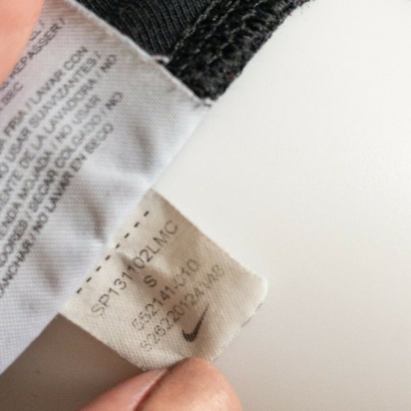 Nike Mini Swoosh Capri Cropped Leggings - Picture 9 of 9